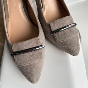 💝 Banana Republic - Grey Taupe 3¾ Heel Pumps 7m